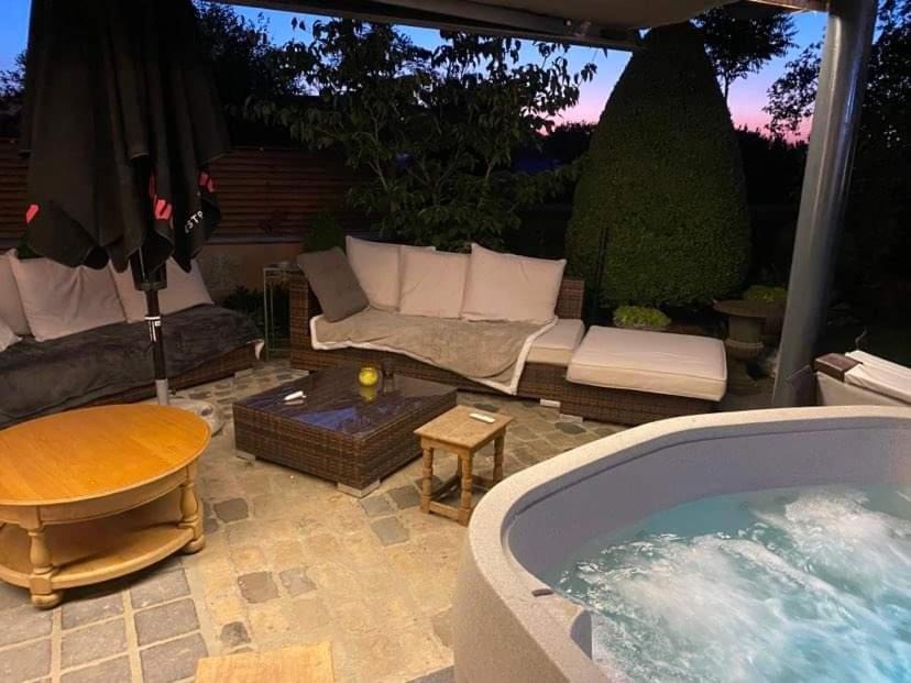 Bed and Breakfast Chez Monsieur Florenville Exterior foto