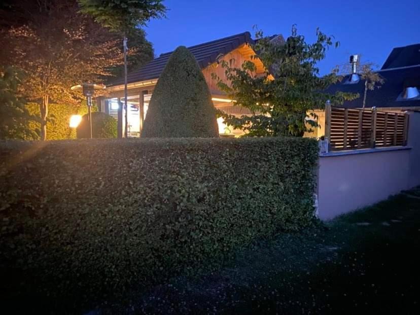 Bed and Breakfast Chez Monsieur Florenville Exterior foto