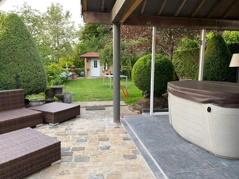 Bed and Breakfast Chez Monsieur Florenville Exterior foto